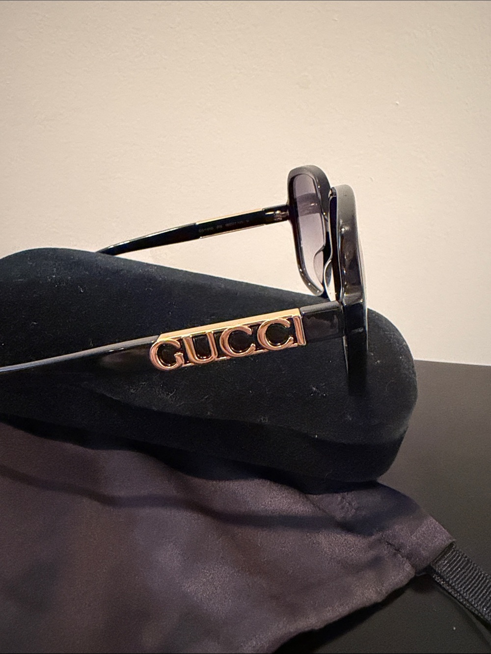 Gucci Women’s Black Square Gradient Lens Sunglasses - Picture 4 of 7